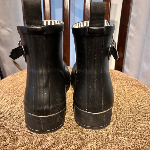 London Fog Black Ankle Boots - Picture 4 of 11